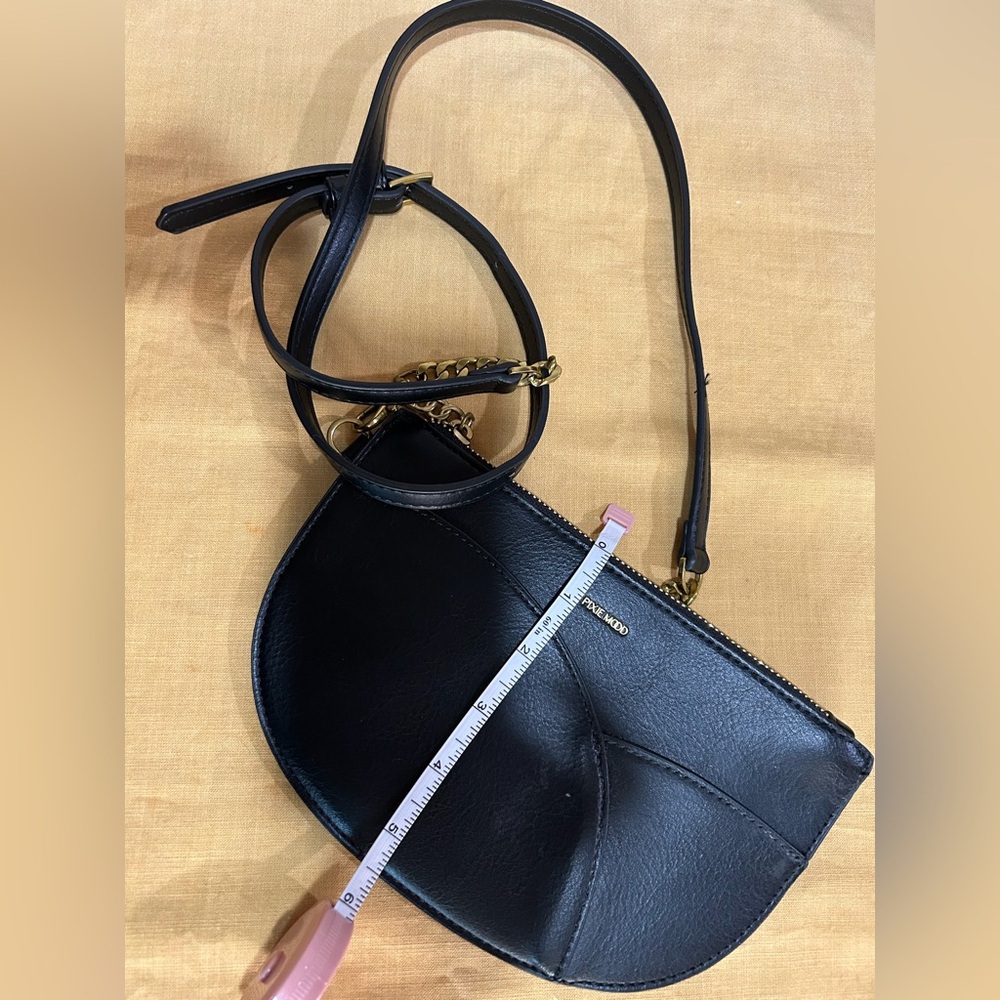 Chic Black Crossbody Bag